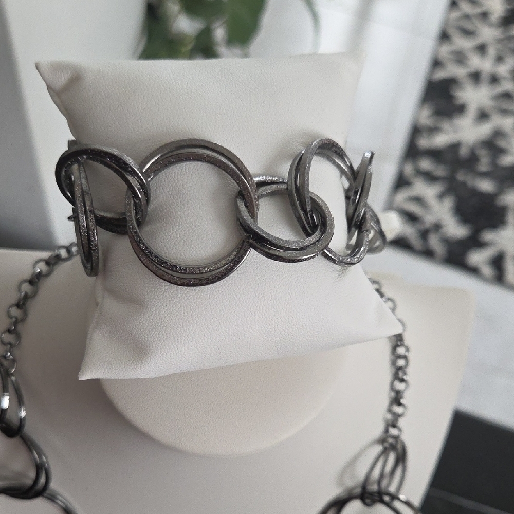 Paparazzi Gunmetal Statement Chain Link Necklace And Bracelet NWT - Picture 2 of 7